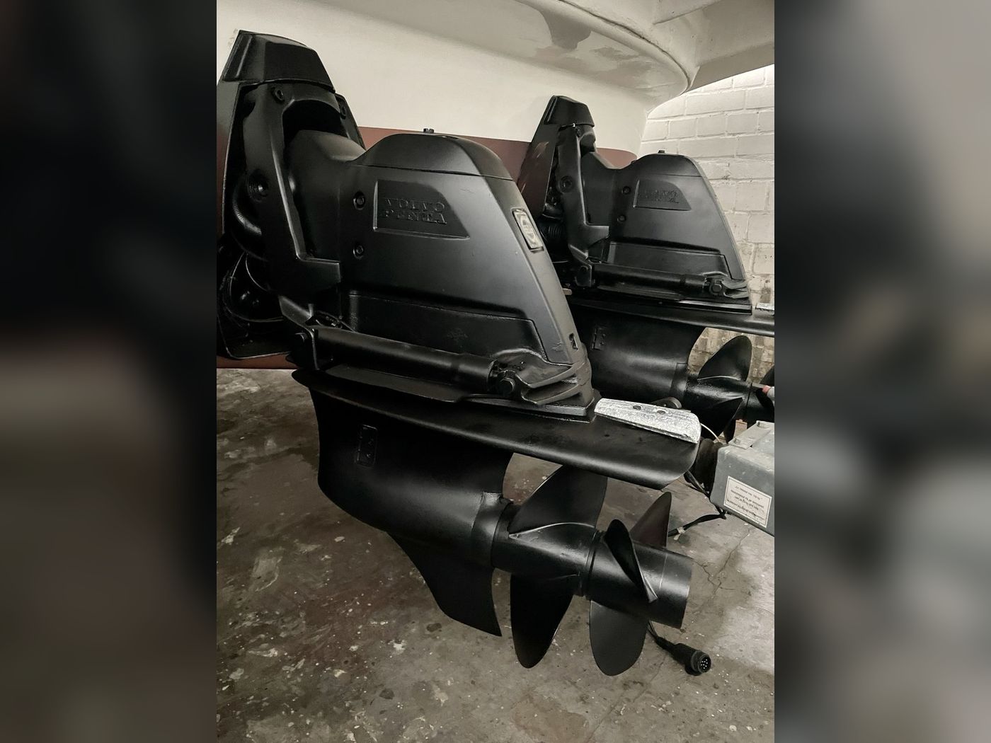 Volvo Penta Z-Antriebe mit Propellern nach dem Service